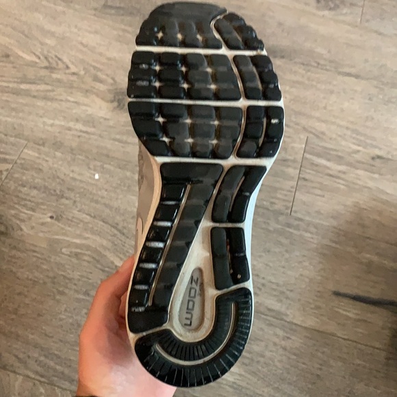 EUC Nike Gray Zoom Vomero 13 - Picture 12 of 14